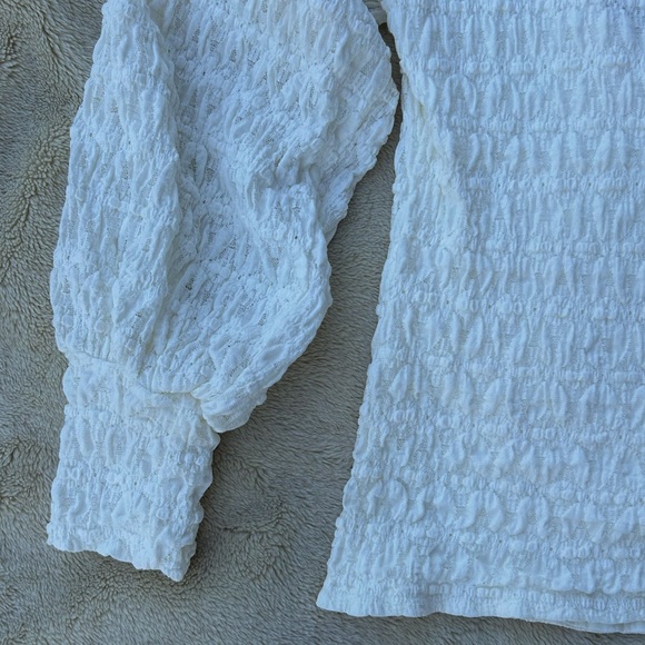 New with tags Kyemi smocked top with keyhole back L - Picture 6 of 8